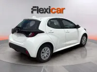 Usado Toyota Yaris 72 CV (52 kW) 2023 Blanco Utilitario