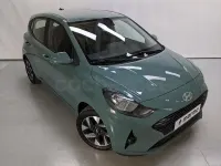 Usado Hyundai i10 63 CV (46 kW) 2025 Verde Utilitario