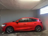 Usado Ford Focus ST-Line 125 CV (91 kW) 2025 Rojo Utilitario
