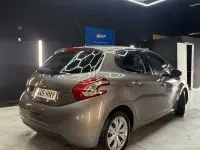 Usado Peugeot 208 Active 82 CV (60 kW) 2013 Marrón Utilitario