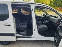 Usado Peugeot Partner Tepee Access 100 CV (73 kW) 2018 Blanco Monovolumen