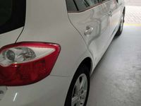 Usado Toyota Auris Hybrid 101 CV (74 kW) 2011 Blanco Utilitario