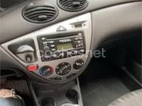 Usado Ford Focus Trend 100 CV (73 kW) 2004 Azul Berlina