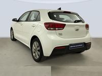 Usado Kia Rio 120 CV (88 kW) 2021 Blanco