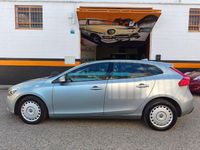Usado Volvo V40 Momentum 120 CV (88 kW) 2015 Gris / plata Berlina