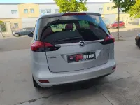 Usado Opel Zafira Tourer Expression 120 CV (88 kW) 2016 Gris / plata Monovolumen