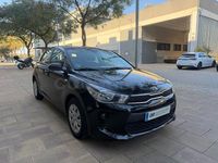 Usado Kia Rio 84 CV (61 kW) 2017 Negro Berlina