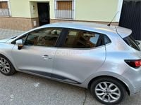 Usado Renault Clio IV Zen 90 CV (66 kW) 2017 Gris / plata Berlina