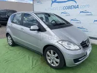 Usado Mercedes A180 Style 109 CV (80 kW) 2012 Gris / plata Berlina