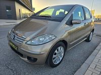 Usado Mercedes A180 Avantgarde 109 CV (80 kW) 2009 Beige Monovolumen