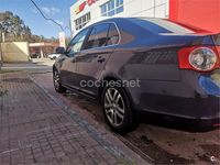 Usado VW Jetta Trendline 105 CV (77 kW) 2007 Azul Berlina