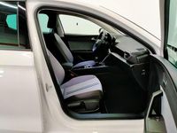 Używany Seat Leon Style 116 KM (85 kW) 2025 Biały Sedan/Limuzyna