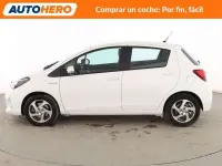 Usado Toyota Yaris Hybrid Active 99 CV (72 kW) 2015 Blanco Utilitario