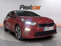 Usado Kia Ceed 136 CV (100 kW) 2021 Granate Utilitario
