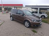 Usado VW Touran Business 105 CV (77 kW) 2013 Marrón Monovolumen