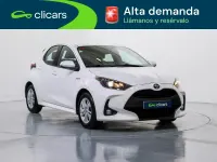 Usado Toyota Yaris Active 75 CV (55 kW) 2021 Blanco Utilitario