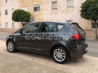 Usado Seat Altea Ecomotive 105 CV (77 kW) 2010 Gris / plata Monovolumen