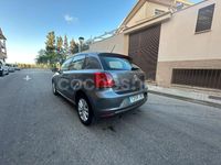 Usado VW Polo Advance 90 CV (66 kW) 2017 Gris / plata Berlina