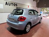 Usado Toyota Auris Luna 90 CV (66 kW) 2007 Gris Berlina