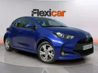 Usado Toyota Yaris Hybrid Active 116 CV (85 kW) 2025 Azul Berlina