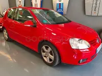 Usado VW Golf V 102 CV (75 kW) 2007 Rojo Berlina
