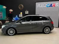 Usado Mercedes B180 109 CV (80 kW) 2013 Gris / plata Monovolumen