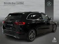 Usado Mercedes B180 116 CV (85 kW) 2022 Negro cosmos Utilitario