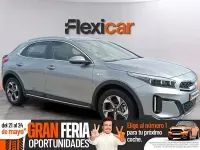 Usado Kia XCeed 136 CV (100 kW) 2024 Gris SUV