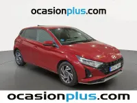Usado Hyundai i20 100 CV (73 kW) 2024 Rojo Utilitario