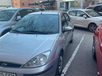 Usado Ford Focus Ghia 100 CV (73 kW) 2002 Gris / plata Berlina