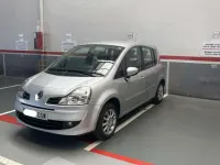 Usado Renault Modus Authentique 77 CV (56 kW) 2010 Plateado Monovolumen