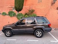 Usado Jeep Grand Cherokee Laredo 185 HP (136 kW) 2000 Preto SUV
