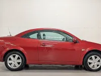 Usado Renault Mégane Cabriolet Authentique 115 CV (84 kW) 2005 Rojo Descapotable