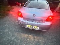 Usado Fiat Linea Emotion 90 CV (66 kW) 2008 Gris / plata Berlina