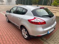 Usado Renault Mégane Bose Edition 110 CV (80 kW) 2015 Gris / plata Berlina