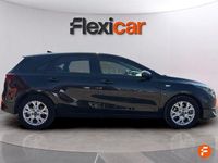 Usado Kia Ceed 136 CV (100 kW) 2023 Negro Utilitario