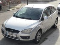 Usado Ford Focus Trend 100 CV (73 kW) 2007 Gris / plata Berlina