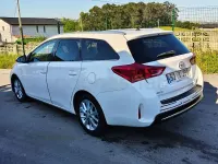 Usado Toyota Auris Active 124 CV (91 kW) 2015 Blanco Familiar