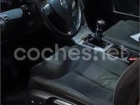 Usado VW Passat Advance 105 CV (77 kW) 2005 Gris / plata Berlina