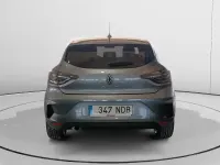 Usado Renault Clio Evolution 101 CV (74 kW) 2025 Gris Utilitario