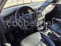 Usado Skoda Superb Elegance 140 CV (102 kW) 2015 Negro Familiar