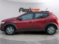 Usado Dacia Sandero Comfort 91 CV (66 kW) 2022 Granate Berlina