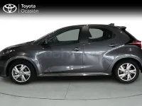 Usado Toyota Yaris Hybrid Active 116 CV (85 kW) 2025 Gris / plata Berlina