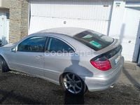Usado Mercedes C200 163 CV (119 kW) 2002 Gris / plata Berlina