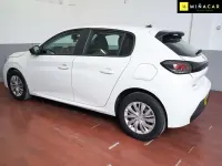 Usado Peugeot 208 Active 102 CV (75 kW) 2022 Blanco Utilitario