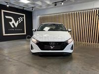 Usado Hyundai i20 100 CV (73 kW) 2021 Blanco Berlina