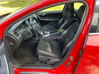 Usado Volvo V60 Summum 120 CV (88 kW) 2016 Rojo Familiar