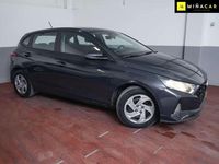 Usado Hyundai i20 101 CV (74 kW) 2023 Gris Utilitario