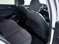 Usado VW Golf VIII Life 116 CV (85 kW) 2023 Blanco Familiar