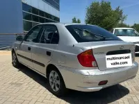 Usado Hyundai Accent GLS 84 CV (61 kW) 2004 Gris Utilitario